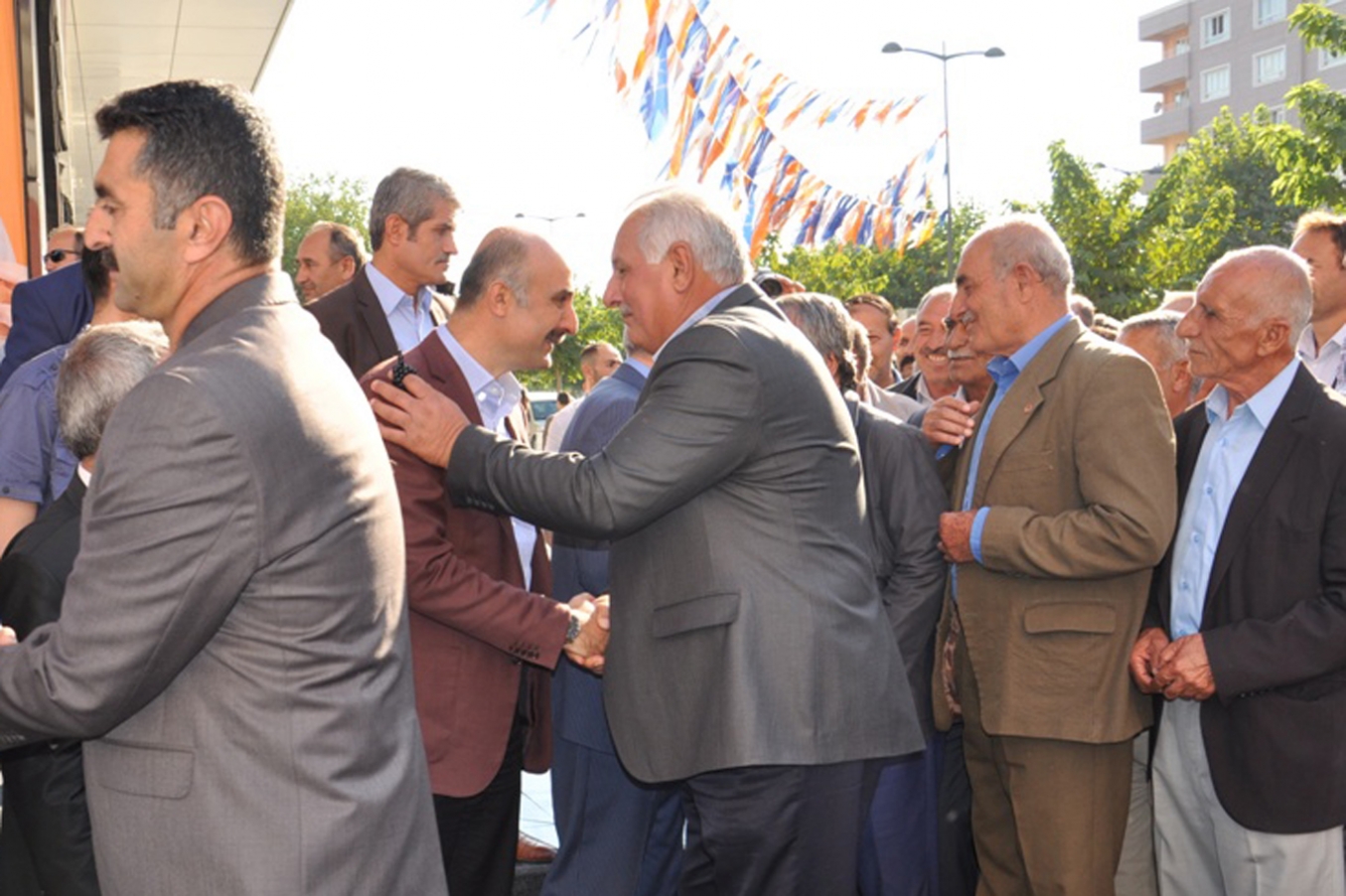 Batman’da Raman Aşireti AK Parti’ye katıldı Batman’da Raman Aşireti AK Parti’ye katıldı